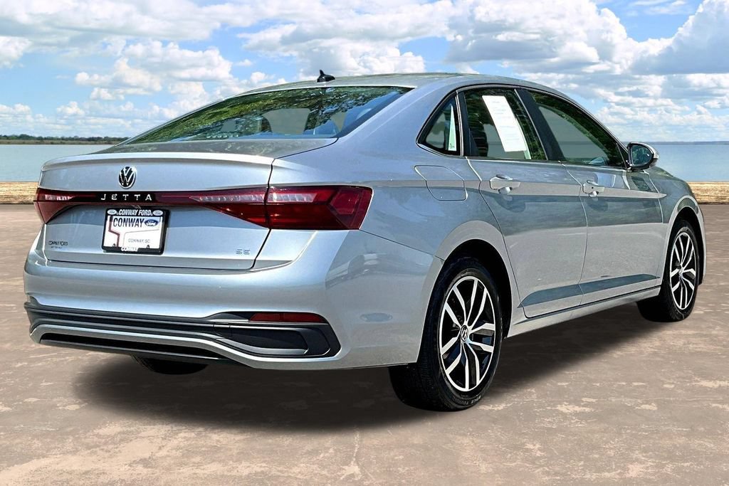 Used 2025 Volkswagen Jetta SE FWD image 8