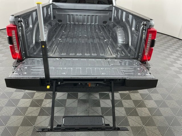 Certified 2025 Ford F350 Lariat w/ FX4 Off-Road Package image 9