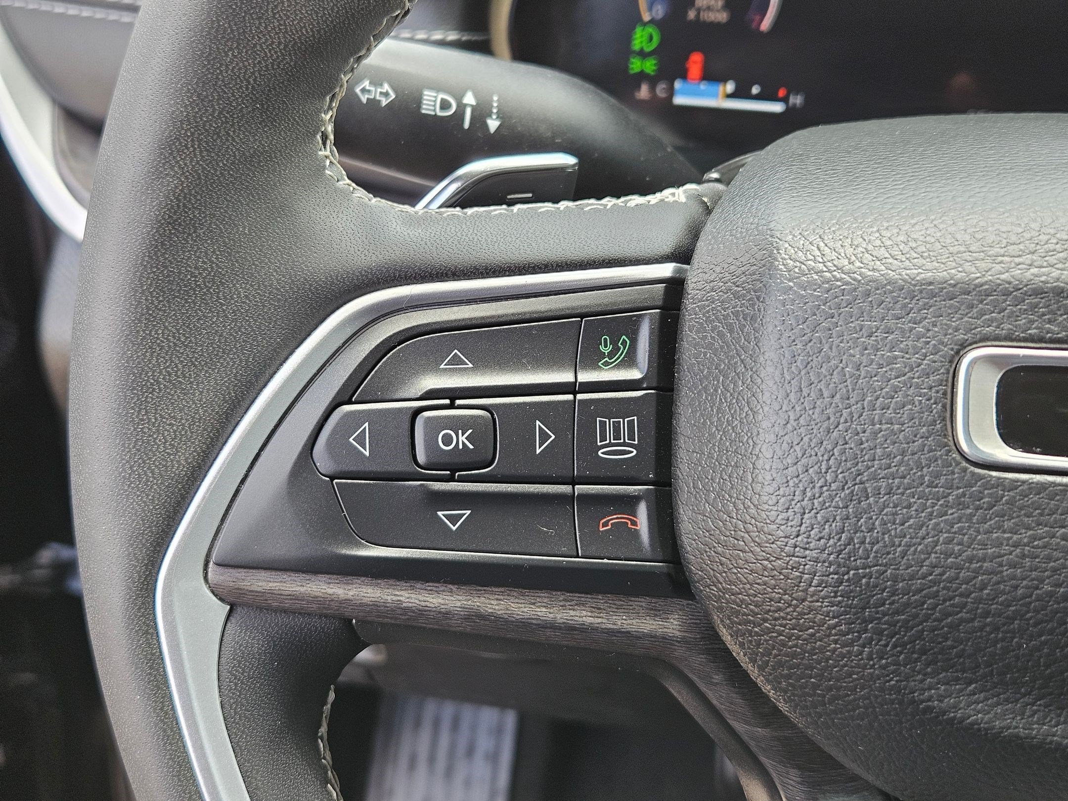 Used 2023 Jeep Grand Cherokee L Limited w/ Luxury Tech Group II AWD/4WD image 18