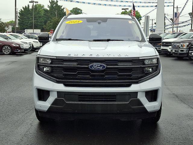 Certified 2025 Ford Expedition Active AWD/4WD image 2
