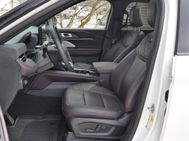 Certified 2025 Ford Explorer Platinum w/ Ultimate Package image 10