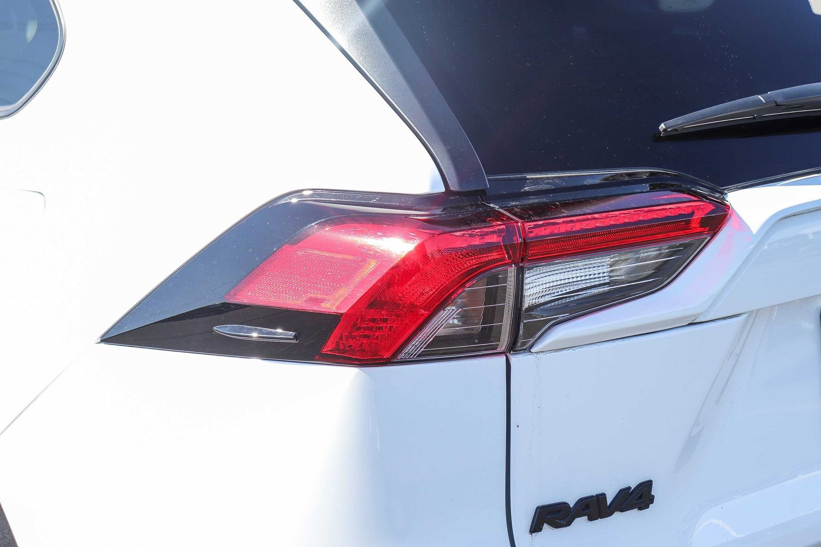 Used 2024 Toyota RAV4 XLE FWD image 7