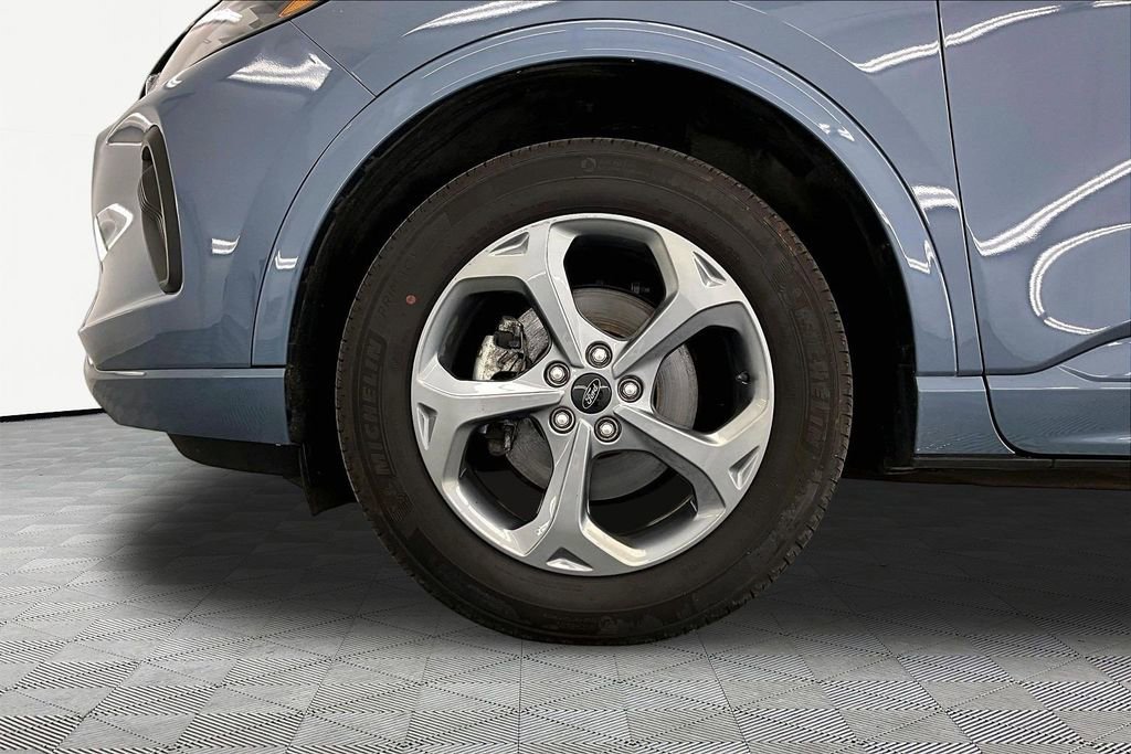 Certified 2024 Ford Escape ST-Line w/ Tech Pack #1 AWD/4WD image 9