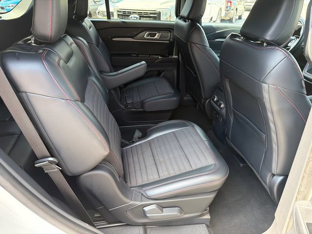 Certified 2025 Ford Explorer ST-Line AWD/4WD image 17