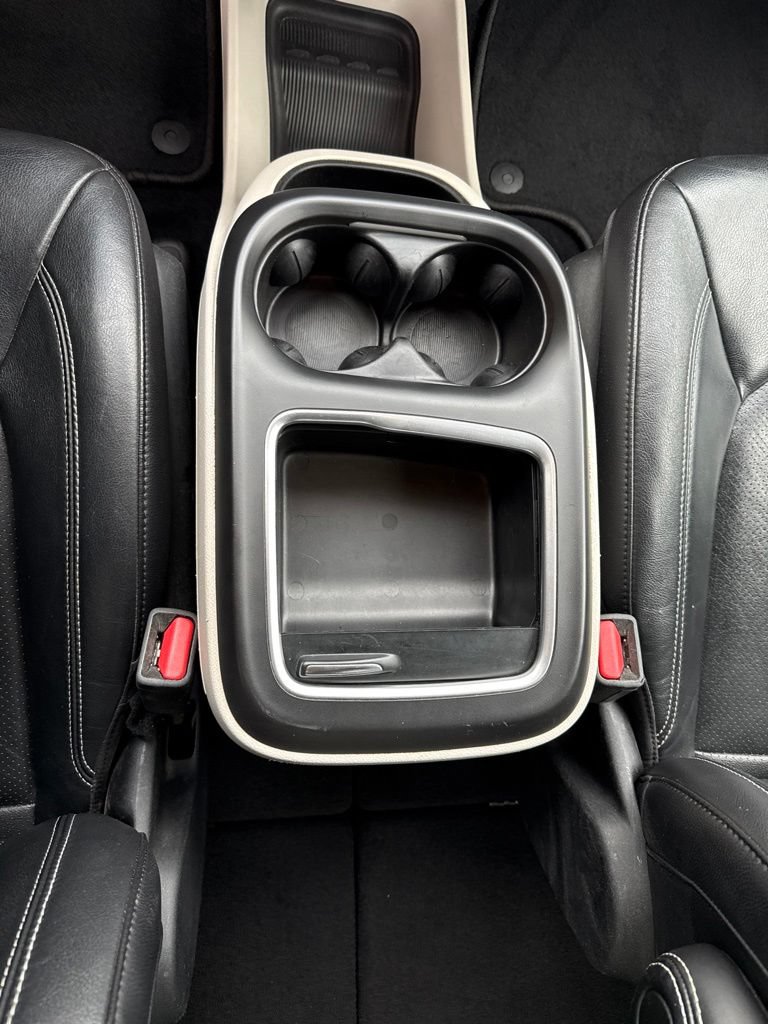 Used 2022 Chrysler Pacifica Touring-L FWD image 19