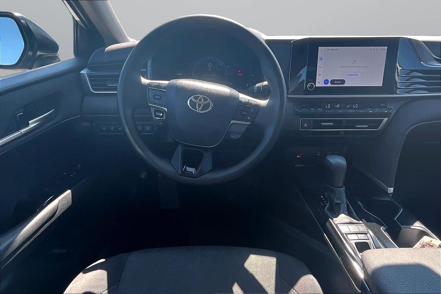 Used 2025 Toyota Camry LE FWD image 5