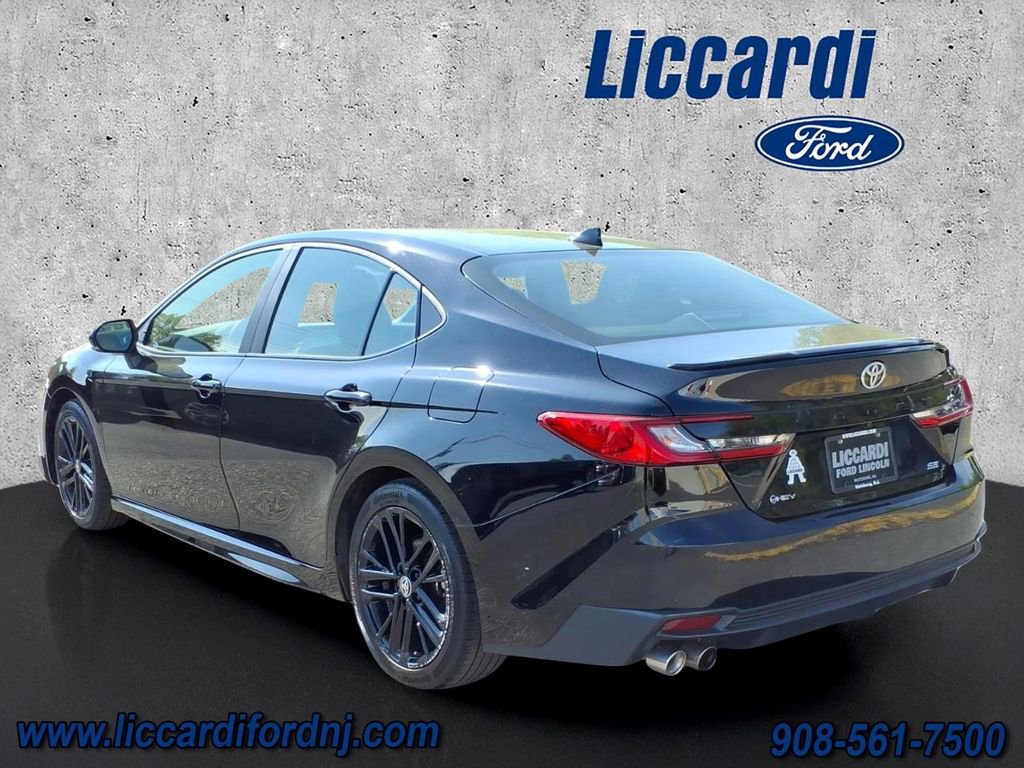 Used 2025 Toyota Camry SE w/ Convenience Package FWD image 4