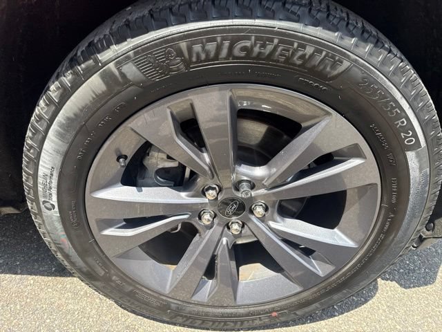 Certified 2024 Ford Explorer XLT w/ Equipment Group 202A AWD/4WD image 13