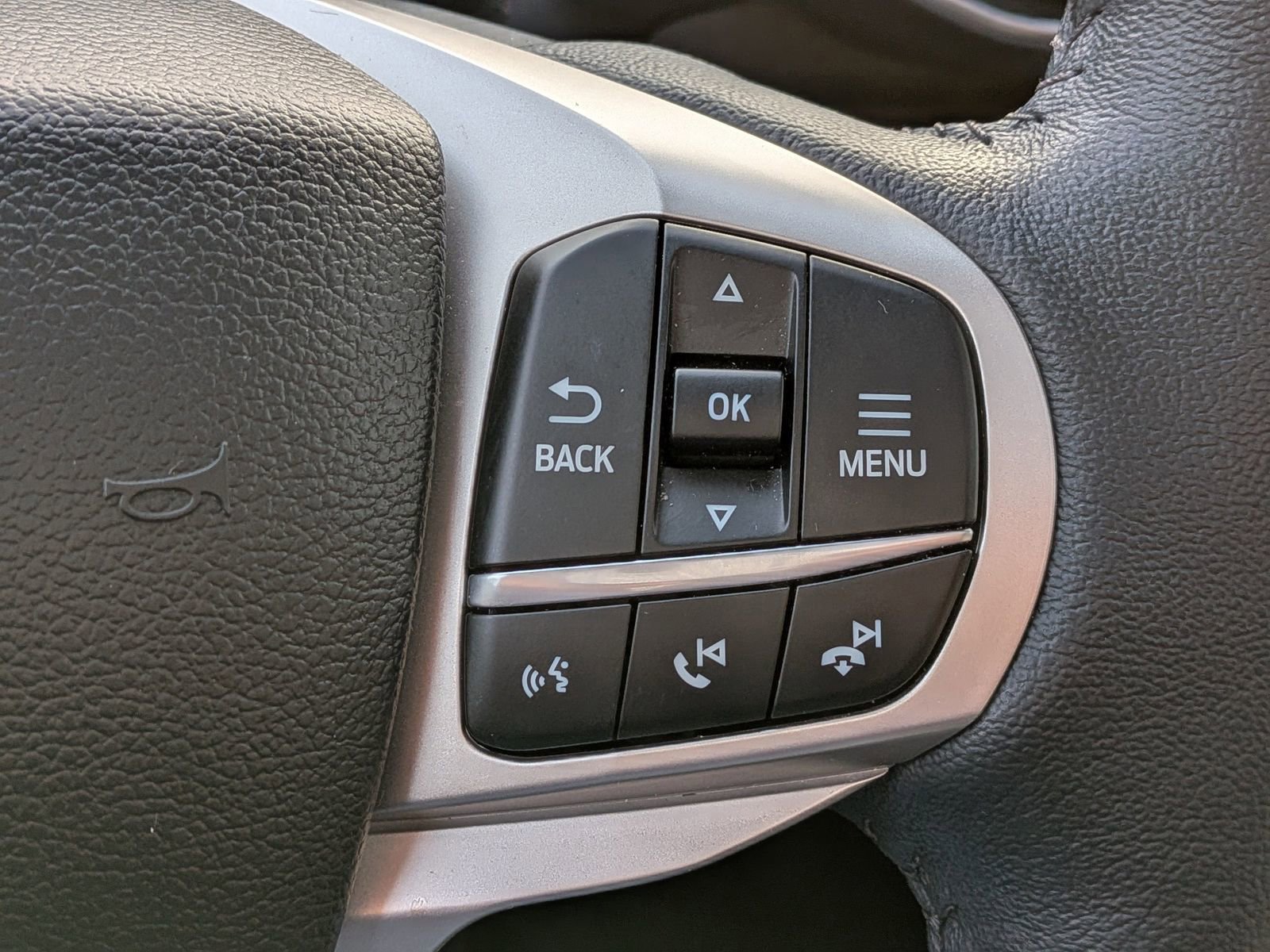 Certified 2023 Ford Explorer Limited w/ Limited Technology Package image 31