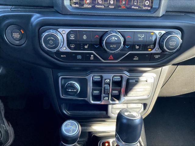 Used 2023 Jeep Wrangler Unlimited Sahara w/ Cold Weather Group AWD/4WD image 17