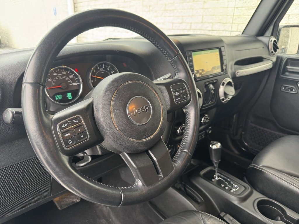Used 2017 Jeep Wrangler Unlimited Sahara w/ Connectivity Group image 27