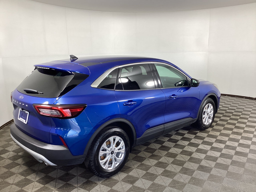 Certified 2023 Ford Escape Active FWD image 2