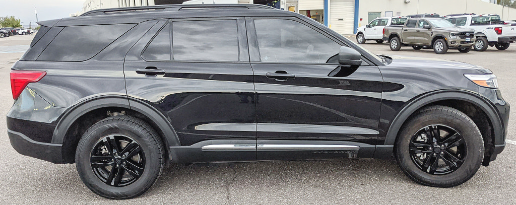 Certified 2023 Ford Explorer XLT w/ Equipment Group 202A AWD/4WD image 2