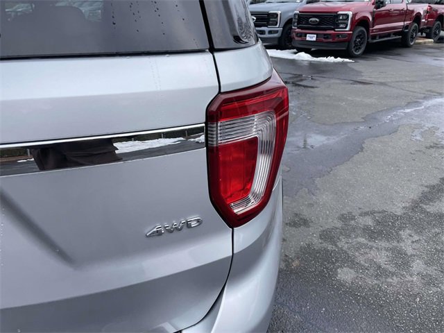 Certified 2018 Ford Explorer XLT w/ Equipment Group 201A image 35