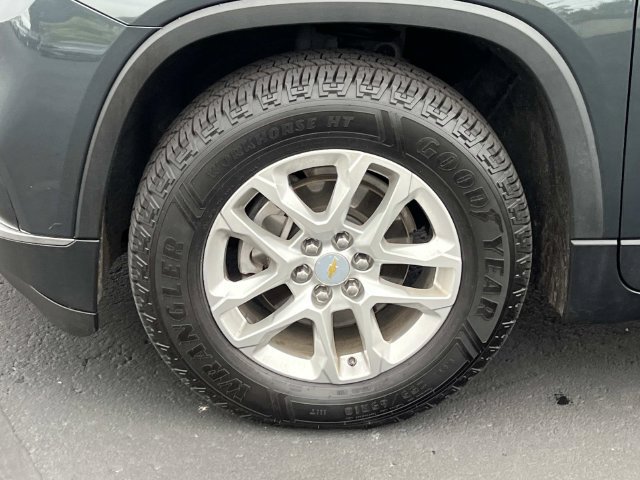 Used 2019 Chevrolet Traverse LT FWD image 12