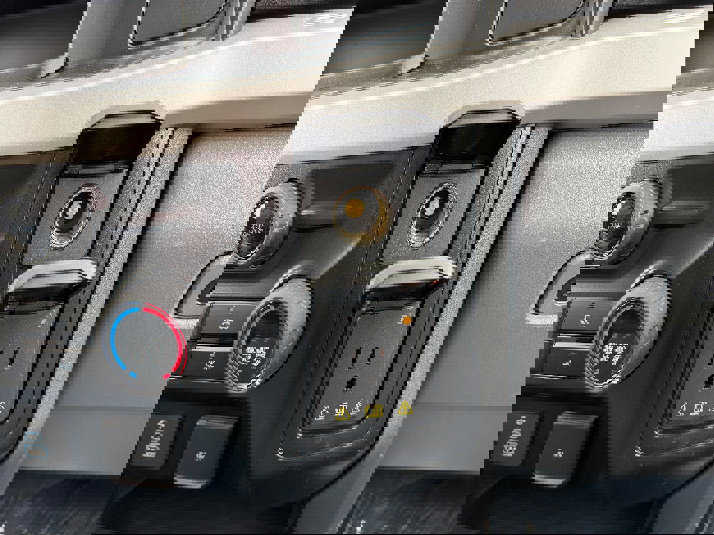 Certified 2025 Ford F250 XLT w/ Snow Plow Prep Package image 27