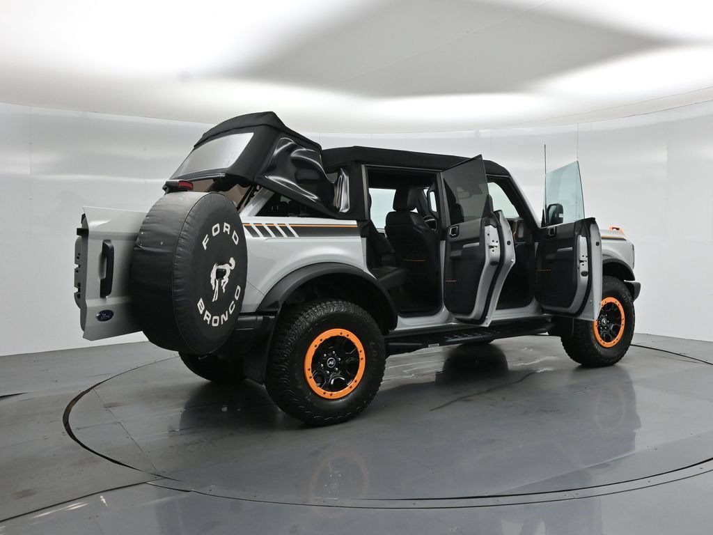 Certified 2023 Ford Bronco Badlands w/ Sasquatch Package AWD/4WD image 6