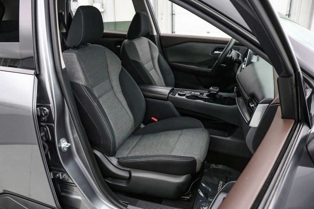 Used 2021 Nissan Rogue SV image 20