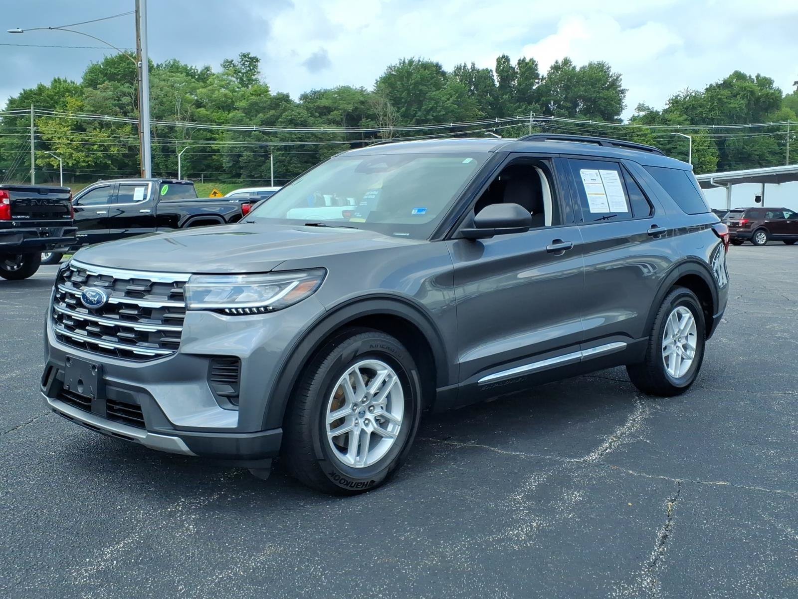 Certified 2025 Ford Explorer Active RWD image 4