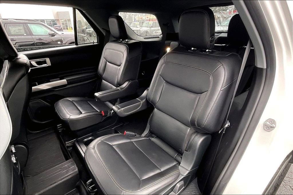 Certified 2020 Ford Explorer XLT w/ Equipment Group 202A image 23