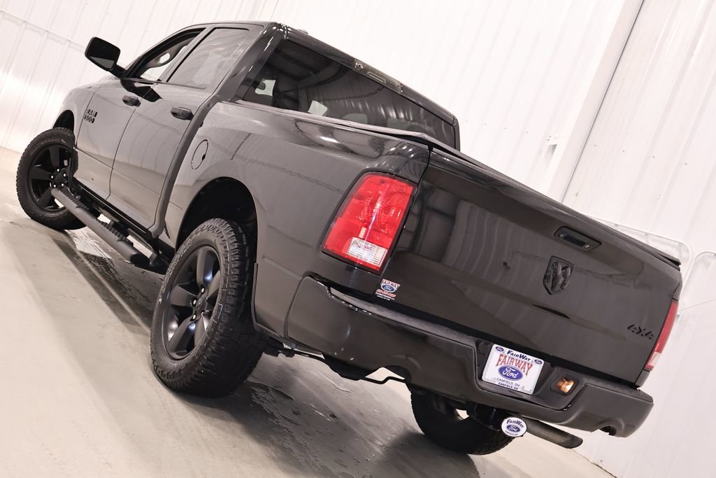 Used 2017 RAM 1500 Express w/ Black Ram 1500 Express Group AWD/4WD image 32