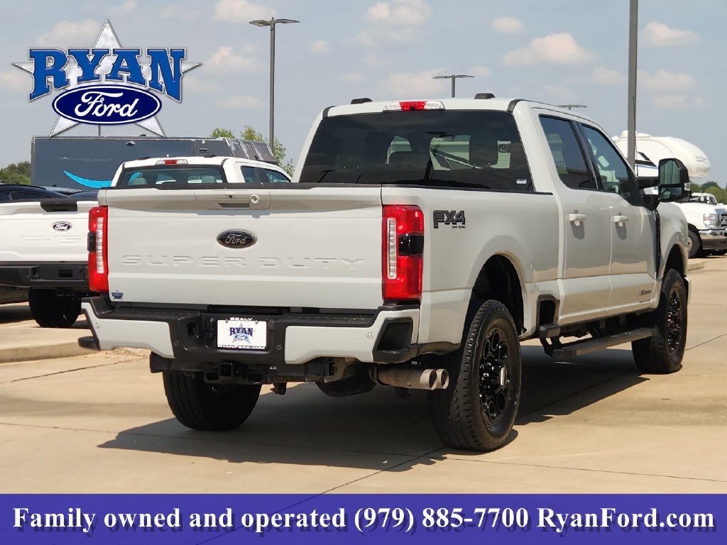 Certified 2025 Ford F250 XLT w/ Black Appearance Package AWD/4WD image 4