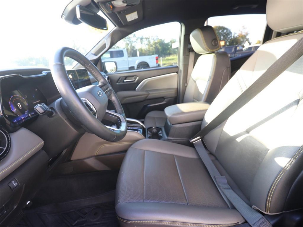 Used 2023 Chevrolet Colorado ZR2 w/ ZR2 Convenience Package III image 8