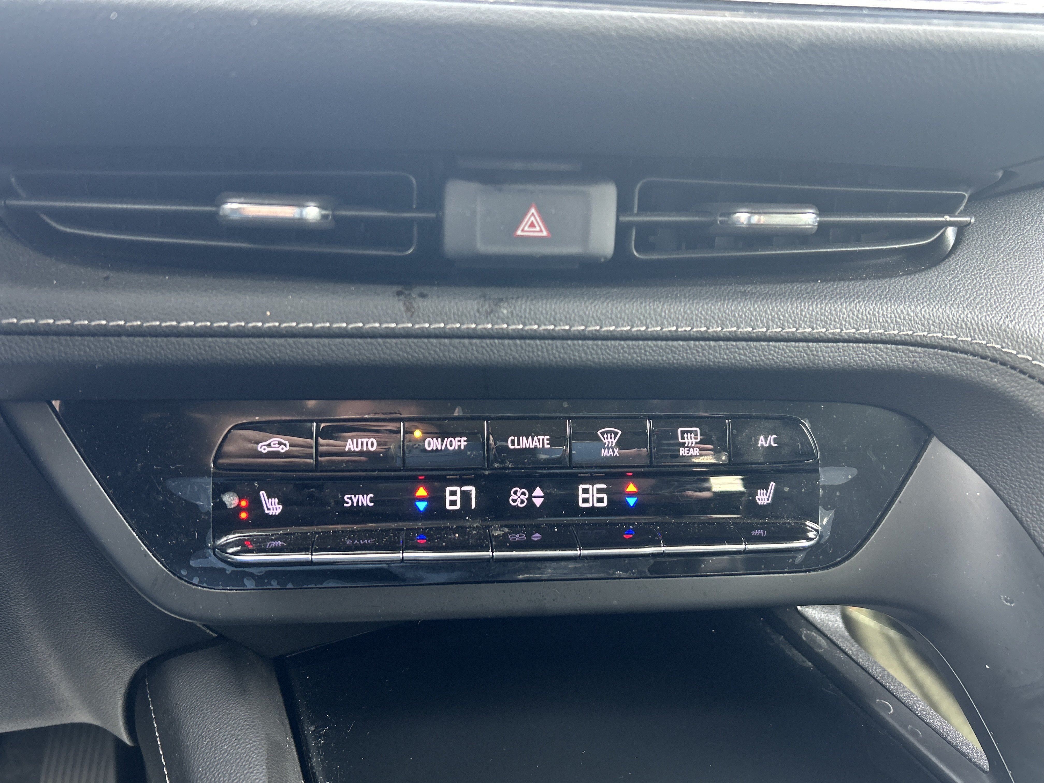 Used 2023 Buick Envision Essence FWD image 18