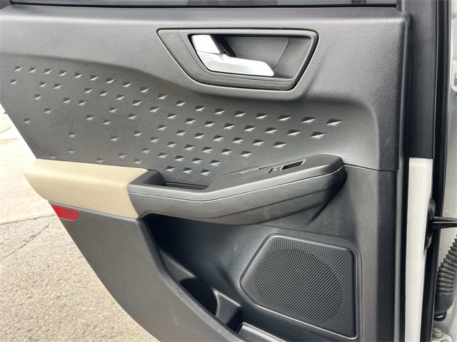 Certified 2020 Ford Escape SE image 18