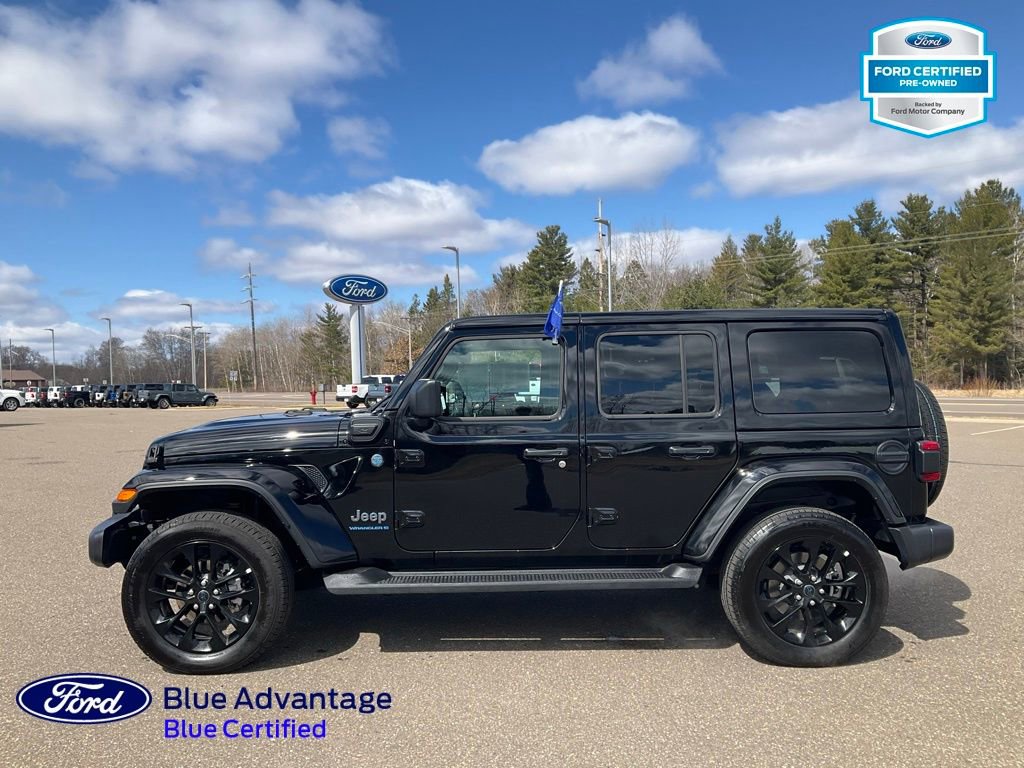 Used 2025 Jeep Wrangler Unlimited Sahara AWD/4WD image 26