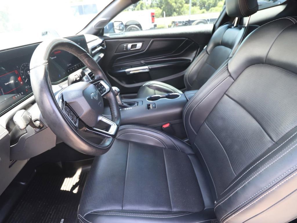 Certified 2025 Ford Mustang GT Premium RWD image 2