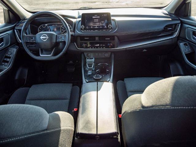 Used 2025 Nissan Rogue SV AWD/4WD image 24