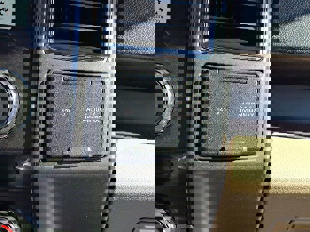 Certified 2018 Ford F150 XLT w/ Equipment Group 302A Luxury image 27