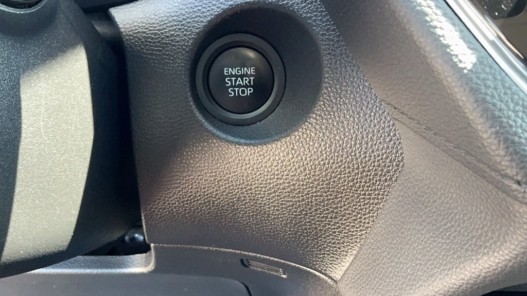 Used 2026 Toyota Corolla Cross XLE FWD image 31