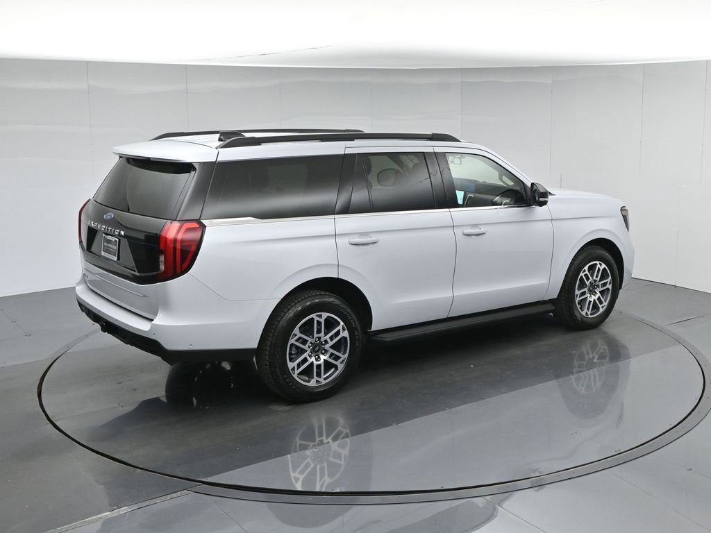 Certified 2025 Ford Expedition Active AWD/4WD image 47