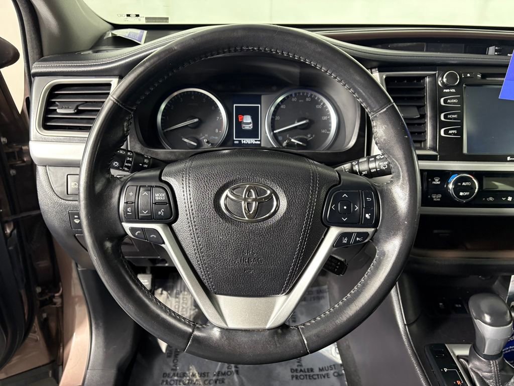 Used 2017 Toyota Highlander XLE image 16
