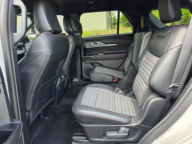 Certified 2025 Ford Explorer ST-Line w/ Premium Package RWD image 28