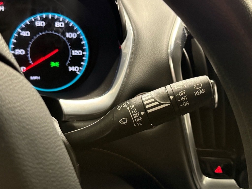 Used 2021 Chevrolet Traverse LS image 23