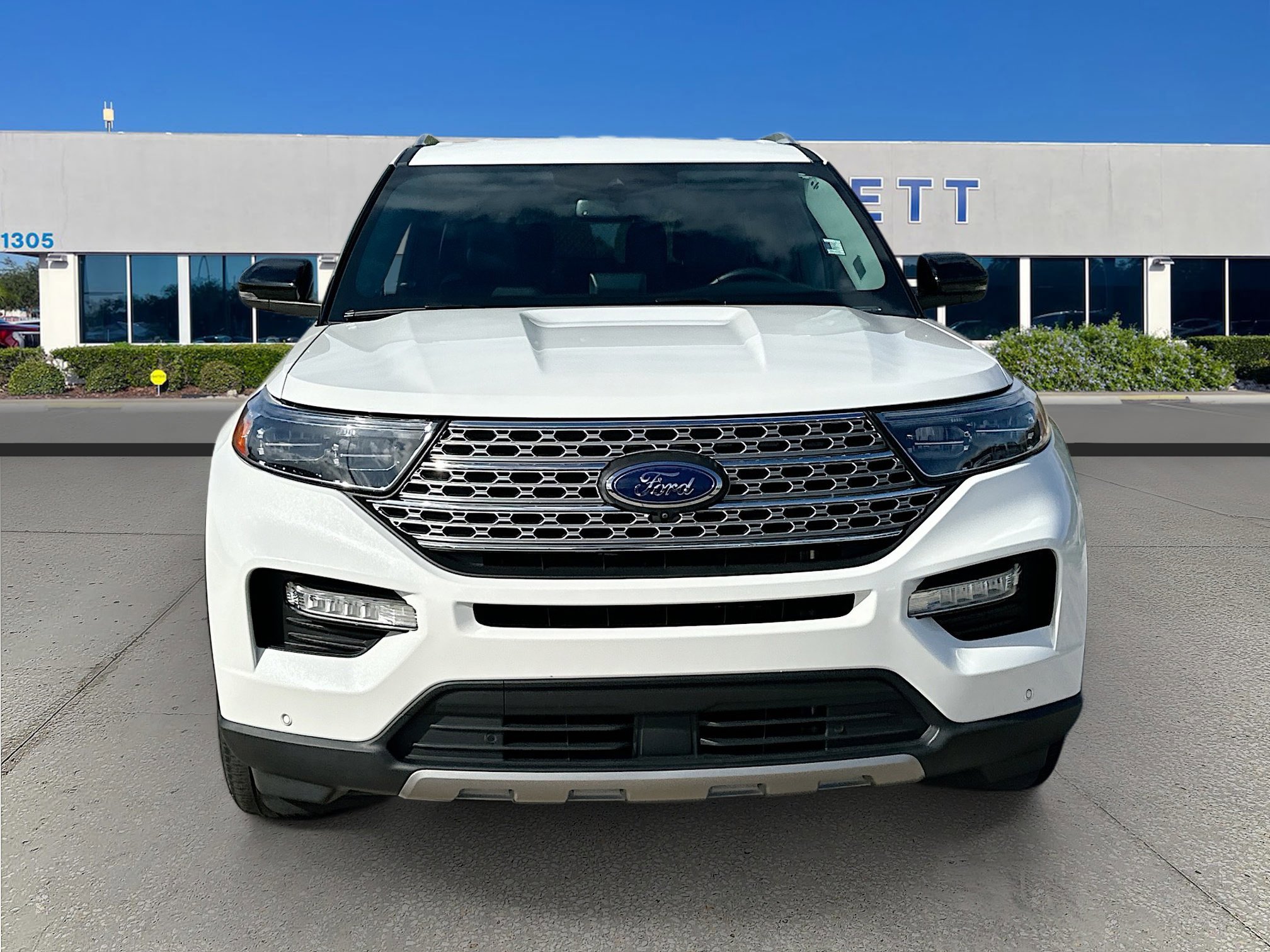 Certified 2022 Ford Explorer Limited w/ Limited Technology Package image 8