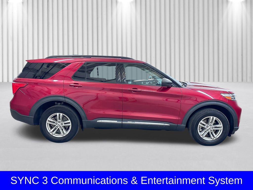 Certified 2022 Ford Explorer XLT image 3