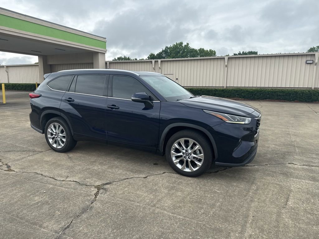 Used 2021 Toyota Highlander Limited FWD image 12