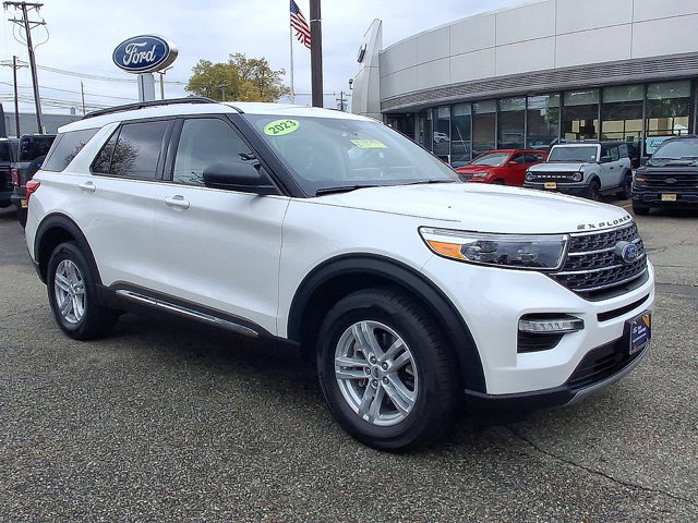 Certified 2023 Ford Explorer XLT w/ Equipment Group 202A AWD/4WD image 7