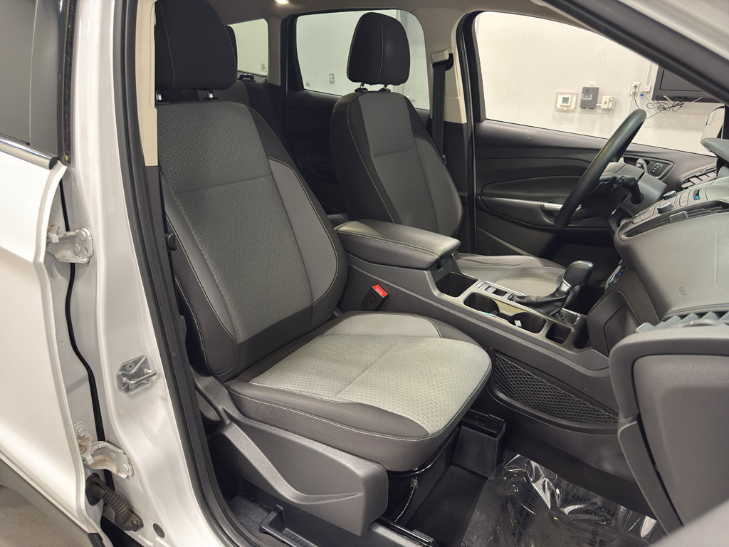 Certified 2017 Ford Escape SE image 30