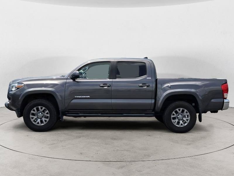 Used 2017 Toyota Tacoma SR5 w/ Tow Package AWD/4WD image 6
