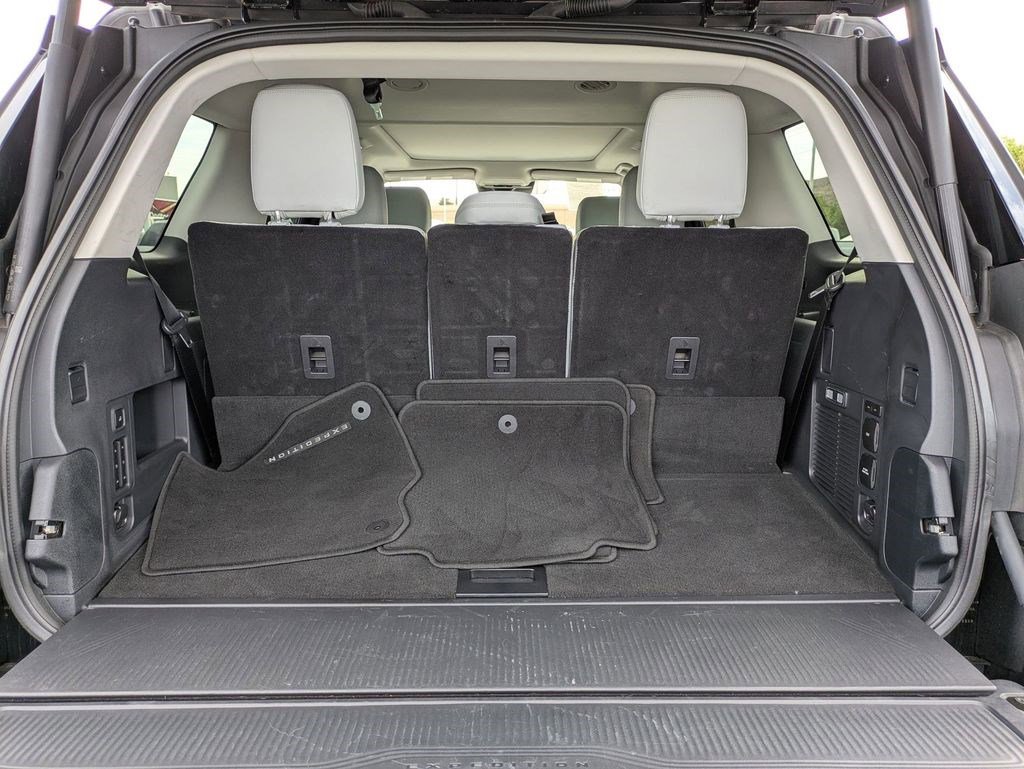 Certified 2025 Ford Expedition Platinum AWD/4WD image 31