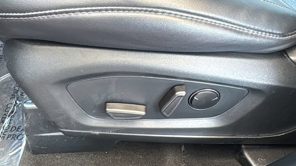 Certified 2023 Ford Explorer XLT w/ Equipment Group 202A RWD image 20