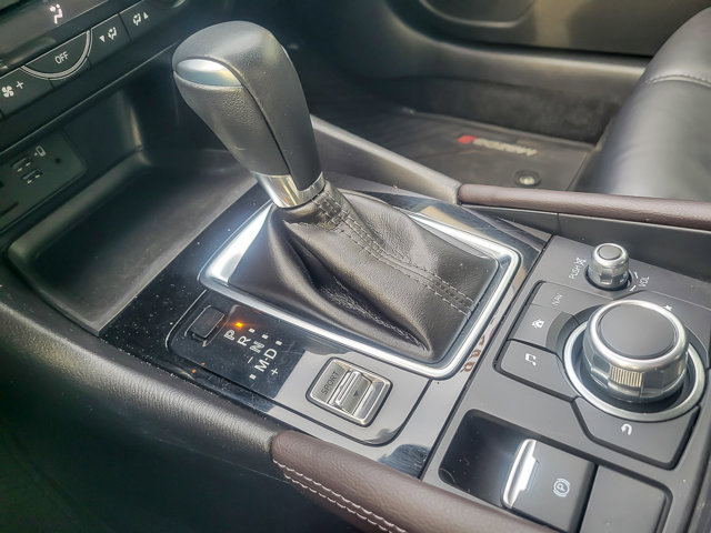 Used 2018 MAZDA MAZDA3 Touring FWD image 15