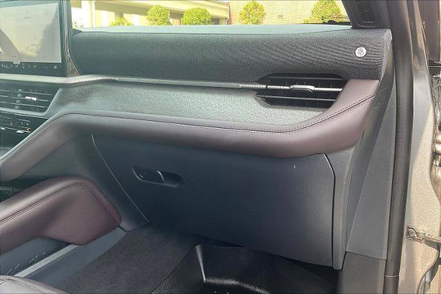 Certified 2025 Ford Explorer Platinum w/ Ultimate Package image 16