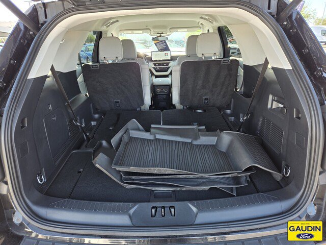 Certified 2025 Ford Explorer Active w/ Active Comfort Package RWD image 14
