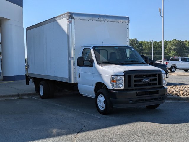 Certified 2024 Ford E-450 and Econoline 450 Super Duty w/ Power Windows & Locks Group RWD image 1